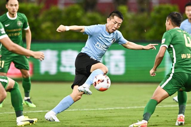 星空app官方下载-【中超最人物】历经磨难仍满怀热情 阎相闯书写传奇