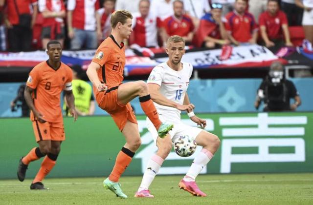 星空app官方下载-德容：不知道为何会输 德波尔：细节决定了比赛胜负