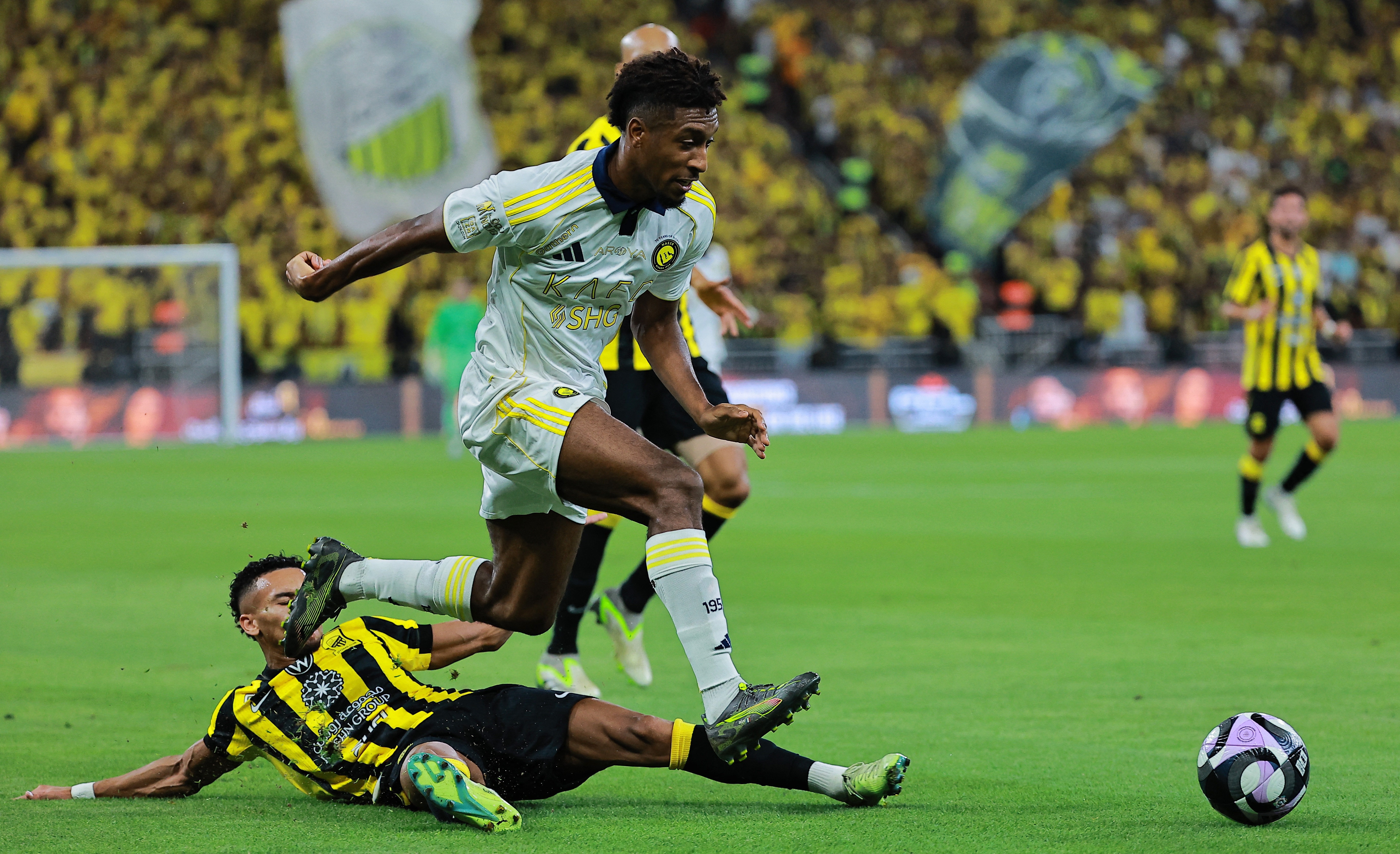 星空体育-沙特媒体：科曼和西马坎周三接受了检查，以确定具体伤情